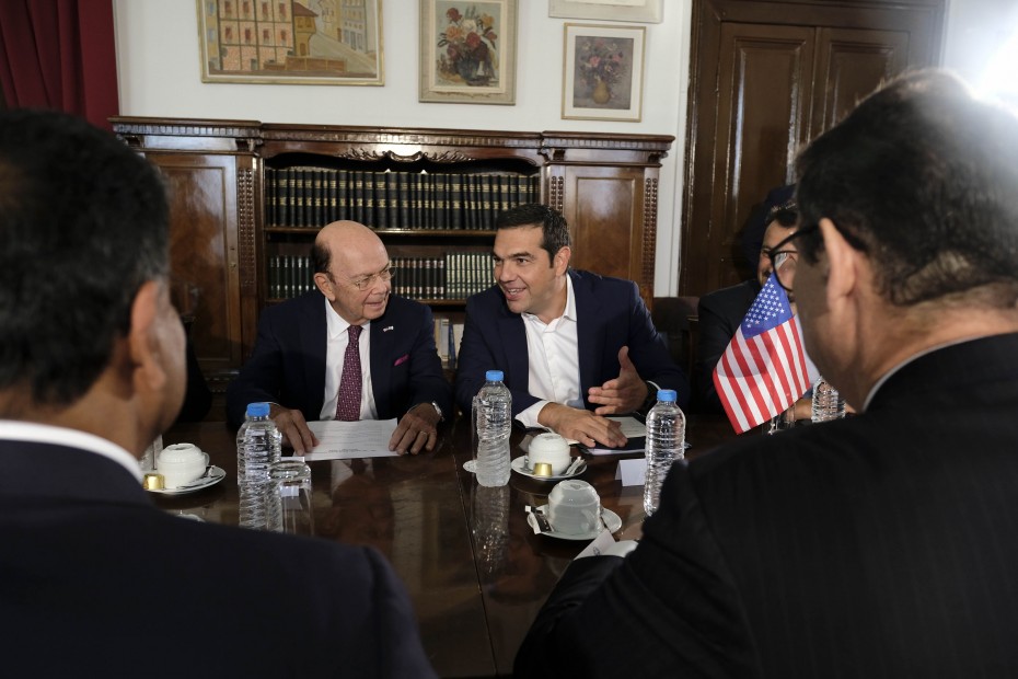 Ξεκίνησε η συνάντηση Τσίπρα με τον υπουργό Εμπορίου των ΗΠΑ