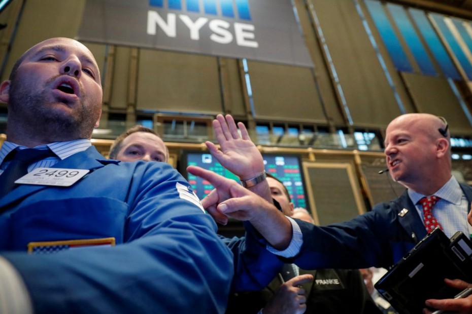 Με το «αριστερό» το άνοιγμα της Δευτέρας στη Wall Street