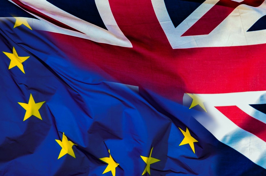 BBG: Η Μέι «ψήνει» νέα πρόταση προς την ΕΕ για το Brexit
