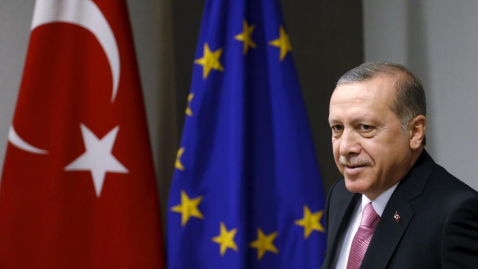 «Χλιαρή» αποδοκιμασία της Κομισιόν για τις τουρκικές προκλήσεις