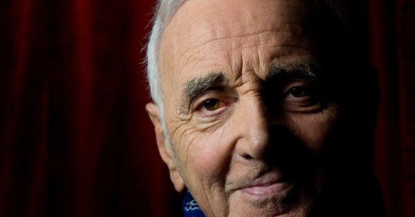 Γαλλία: Απεβίωσε ο τραγουδιστής Charles Aznavour