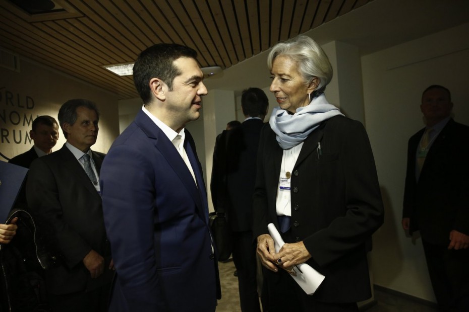 Το ΔΝΤ «κόβει» τις παροχές Τσίπρα