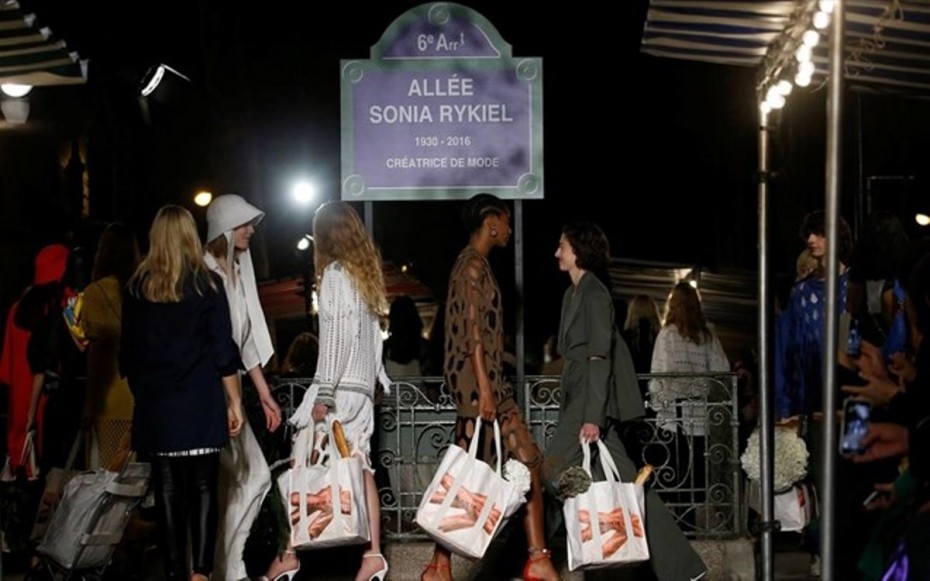 Δρόμος στο Παρίσι πήρε το όνομα σχεδιαστή μόδας