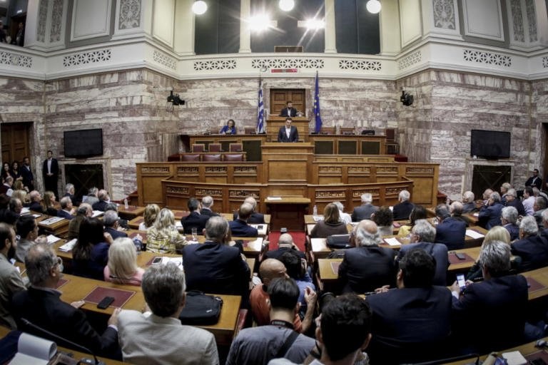 Τι προτείνει ο ΣΥΡΙΖΑ για εκλογή ΠτΔ και σχέσεις κράτους-Εκκλησίας