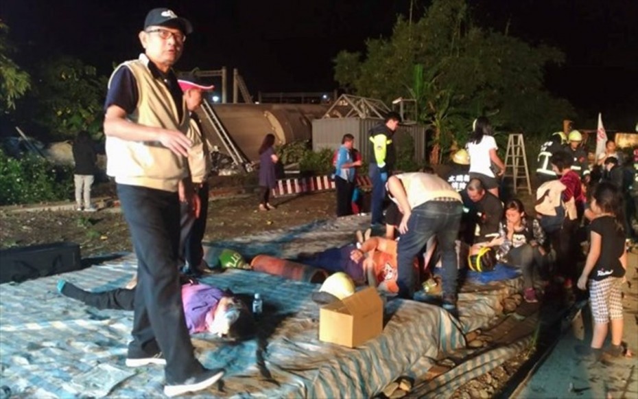 Ταϊβάν: 17 νεκροί, 126 τραυματίες σε εκτροχιασμό τρένου