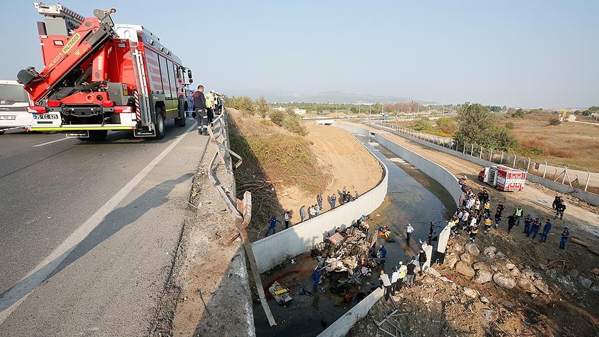 Τουρκία: 19 νεκροί από ανατροπή λεωφορείου στη Σμύρνη
