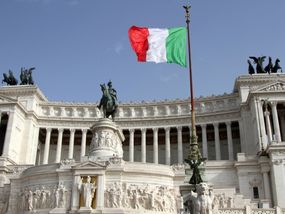 Ρώμη προς Κομισιόν: «Απαραβίαστος όρος» ο στόχος 2,4% του ελλείμματος