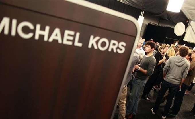 «Ελεύθερη πτώση» για τη μετοχή της Michael Kors