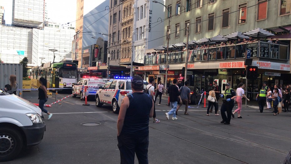 Τρόμος στη Μελβούρνη: Άνδρας σε παροξυσμό μαχαίρωσε περαστικούς