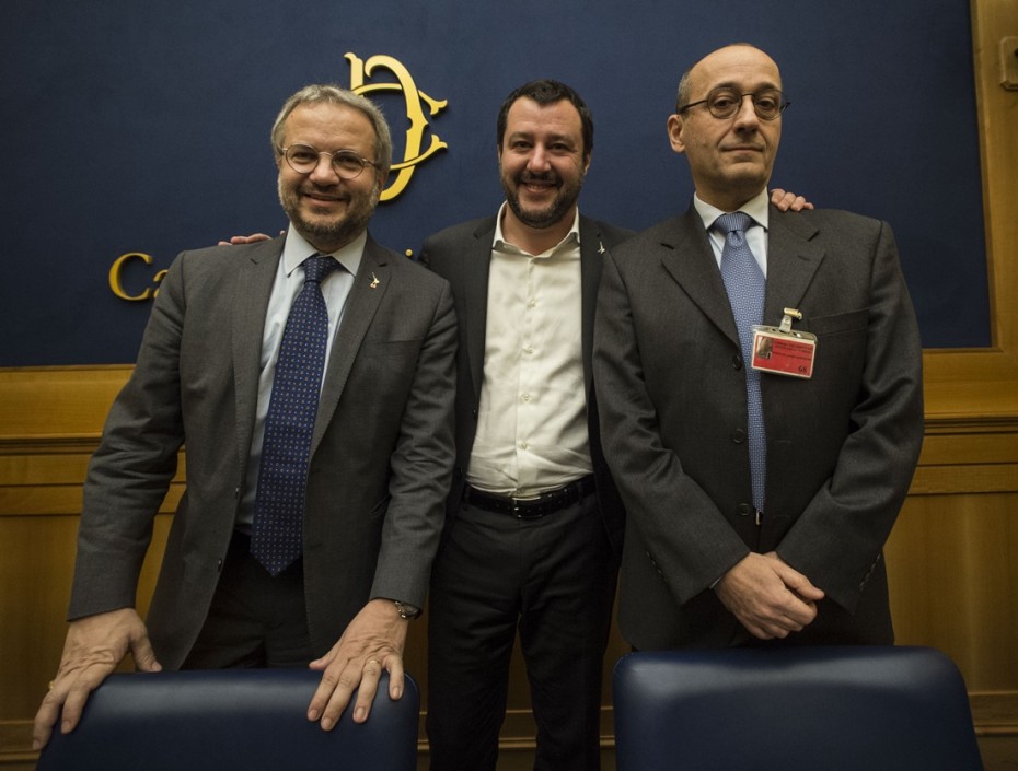 Συνεργάτης του Σαλβίνι προσπαθεί να «μαζέψει» το Italexit