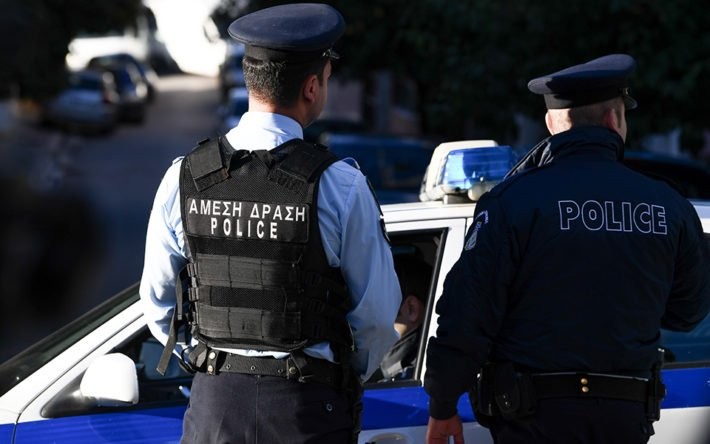 Άνδρας με μαχαίρι εισέβαλε στην πρεσβεία της Σερβίας στην Αθήνα