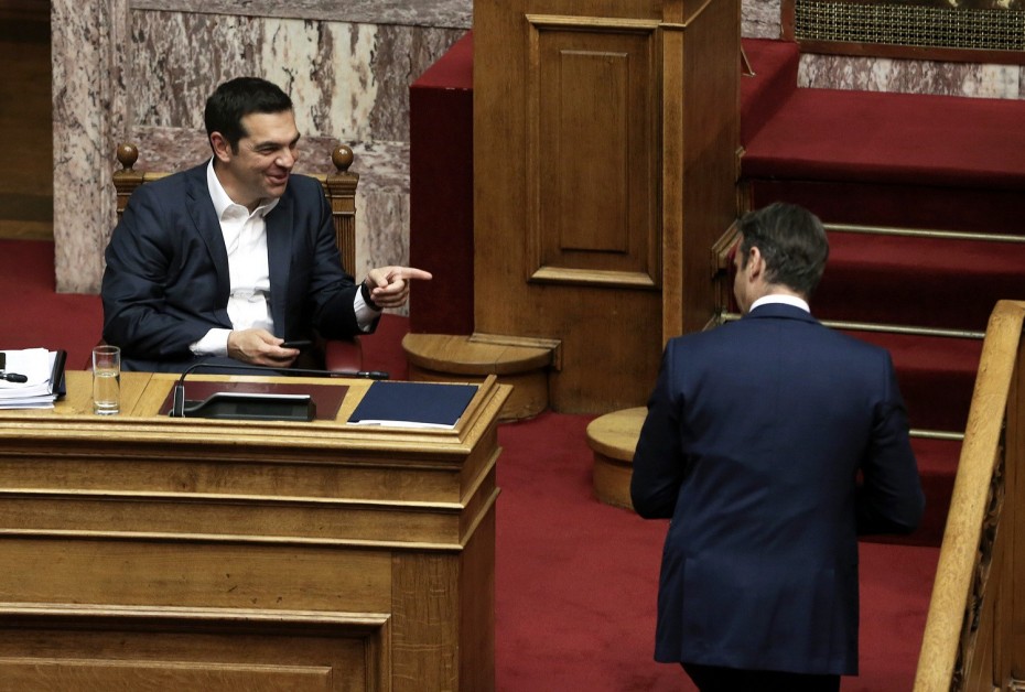 Ο Μητσοτάκης φέρνει στη Βουλή τον Τσίπρα για την εγκληματικότητα στα ΑΕΙ