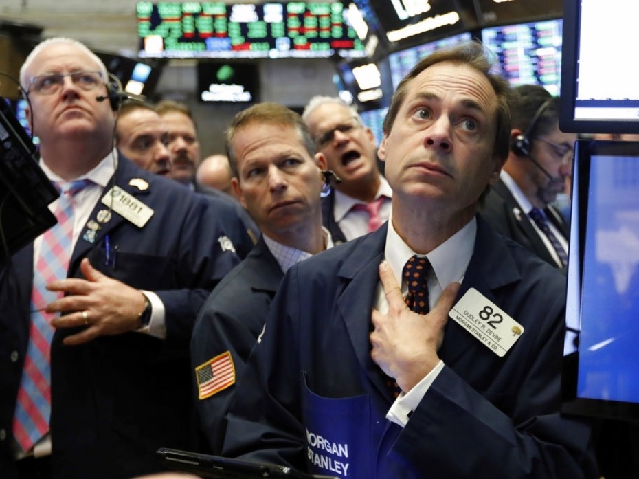 Δεν πείθει η προσπάθεια αντίδρασης στη Wall Street