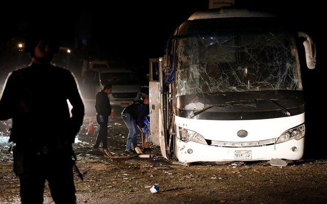 Στους 3 οι νεκροί από την έκρηξη σε λεωφορείο στο Κάιρο