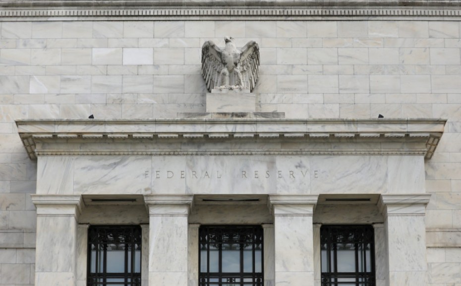 Νέες προειδοποιήσεις από τη Fed για τους δασμούς του Τραμπ