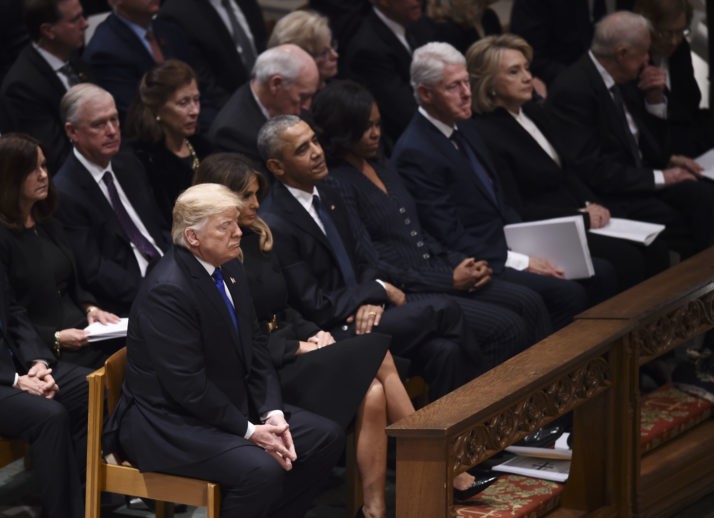Όλοι οι εν ζωή πρόεδροι των ΗΠΑ στην κηδεία του Τζορτζ Μπους του πρεσβύτερου