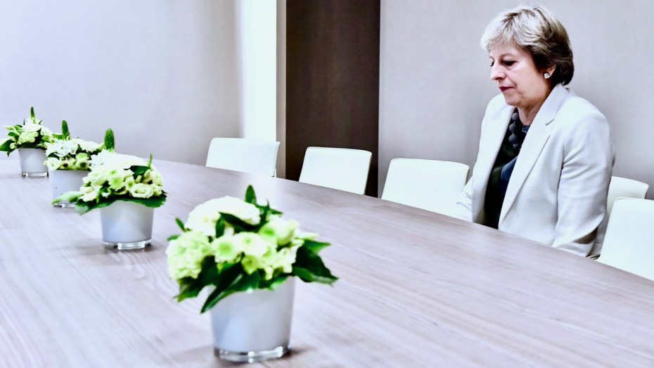 Πρωθυπουργός υπό απόσυρση η Μέι στη Βρετανία