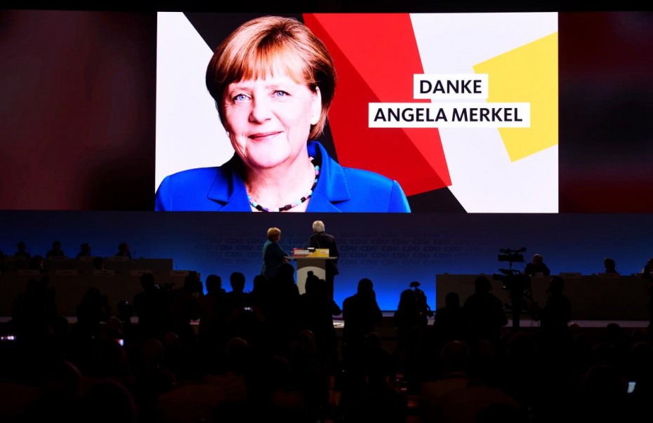 Συγκινημένη η Μέρκελ αποχαιρετώντας το CDU