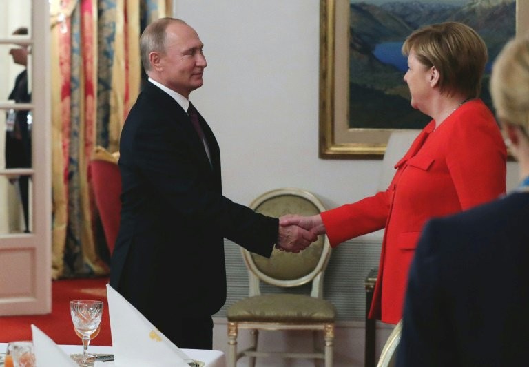 Το Ουκρανικό στη συνάντηση της Μέρκελ με τον Πούτιν