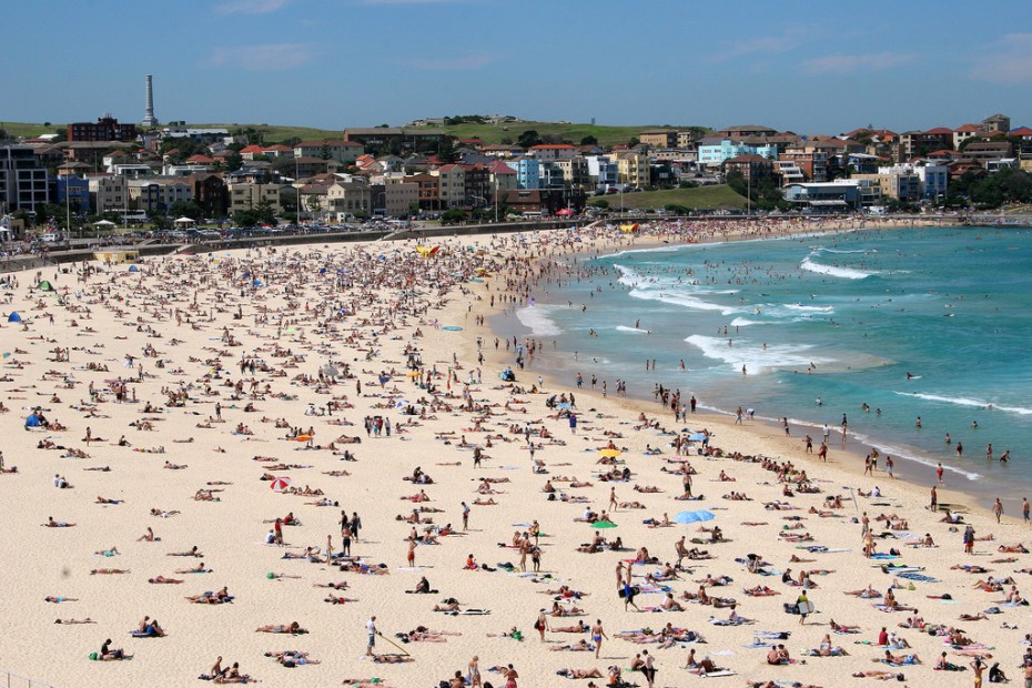 Πρωτοχρονιά στις παραλίες - 7η μέρα καύσωνα στην Αυστραλία