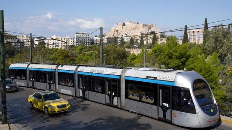Εσείς επιλέγετε το νέο χρώμα του τραμ της Αθήνας!