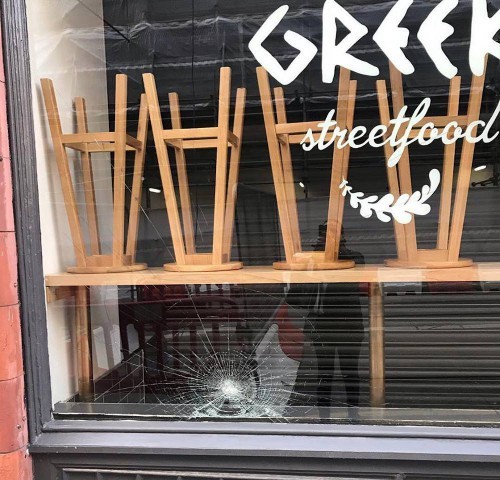 Στόχος ρατσιστικής επίθεσης ελληνικό εστιατόριο στο Μπέρμιγχαμ