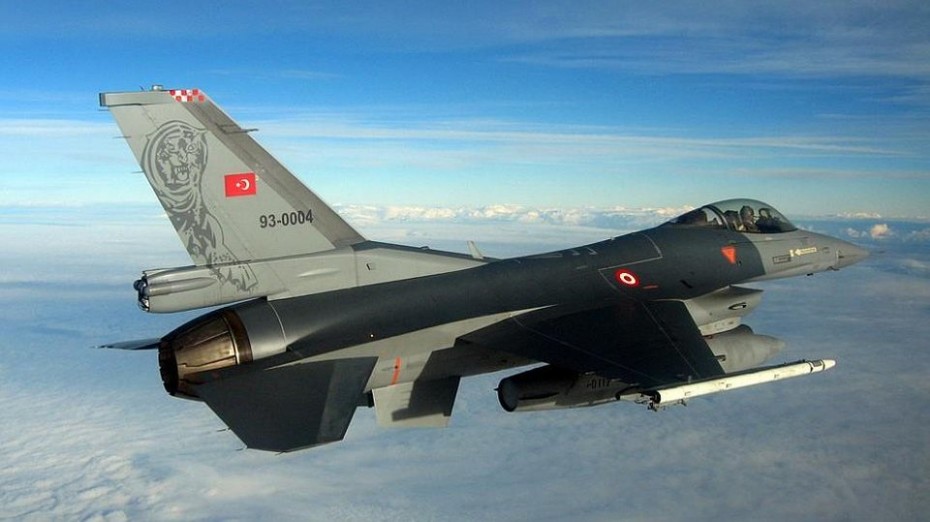 Νέες τουρκικές παραβιάσεις και 2 εικονικές αερομαχίες στο Αιγαίο