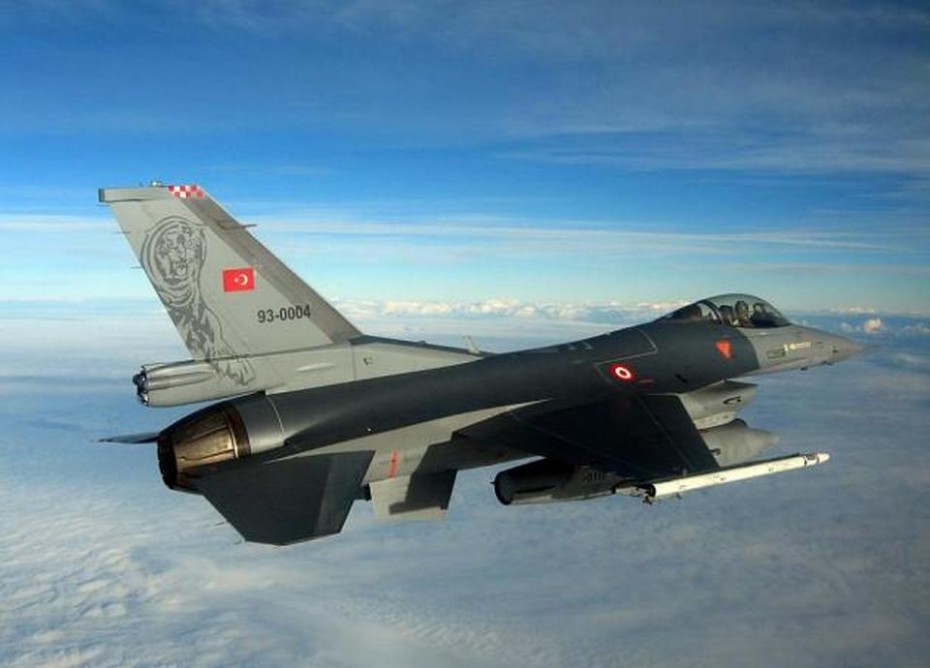 ΓΕΕΘΑ: 4 εικονικές αερομαχίες και 107 τουρκικές παραβιάσεις