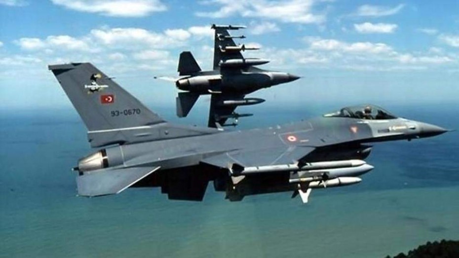 Τούρκικα F-16 σε χαμηλή πτήση πάνω από το Καστελόριζο