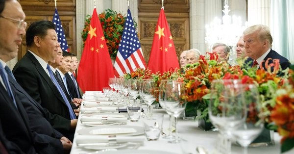 Ο... ταριφάνθρωπος Τραμπ απειλεί και πάλι την Κίνα