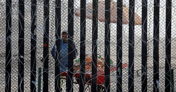 Ο Τραμπ απειλεί με πλήρες κλείσιμο των συνόρων με το Μεξικό
