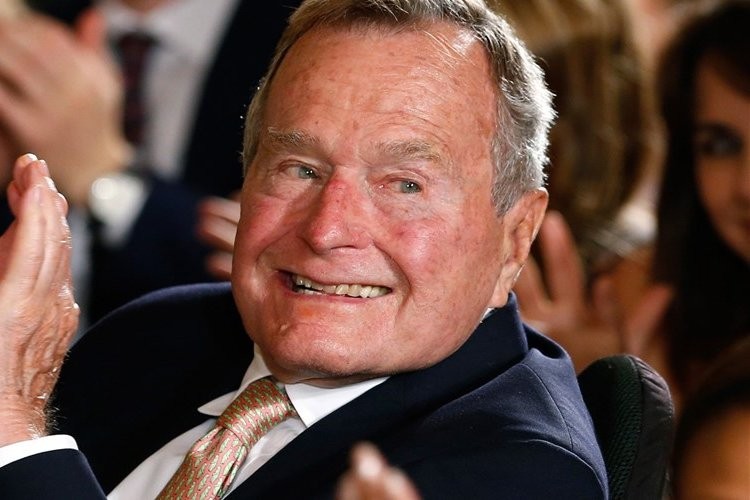 ΗΠΑ: Απεβίωσε o Τζορτζ Μπους ο πρεσβύτερος