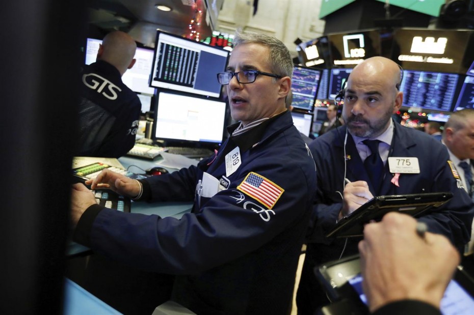 Ανοδική αντίδραση στη Wall Street, με την προσοχή στη Fed