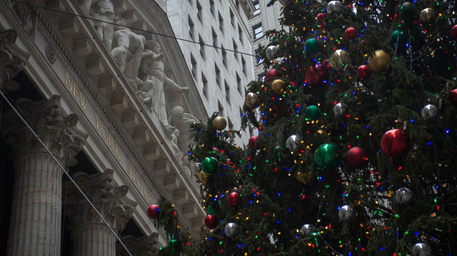 Χριστουγεννιάτικες απώλειες στη Wall Street για τη Δευτέρα