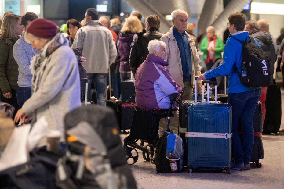 Ταλαιπωρία για χιλιάδες επιβάτες στη Γερμανία - 640 πτήσεις ακυρώθηκαν