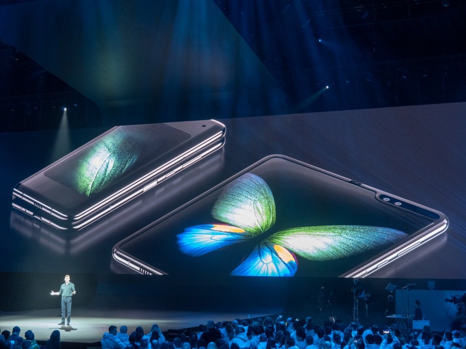 Αναδιπλούμενο Galaxy Fold το νέο smartphone της Samsung