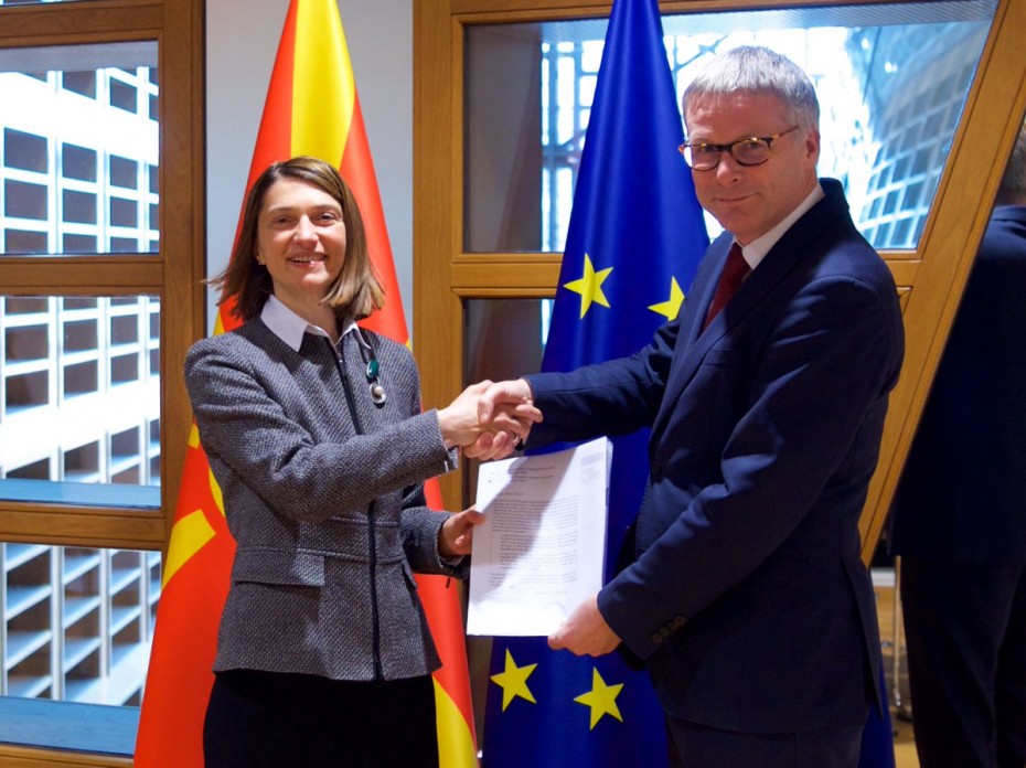 Η ΕΕ αναγνώρισε και επίσημα τη Βόρεια Μακεδονία