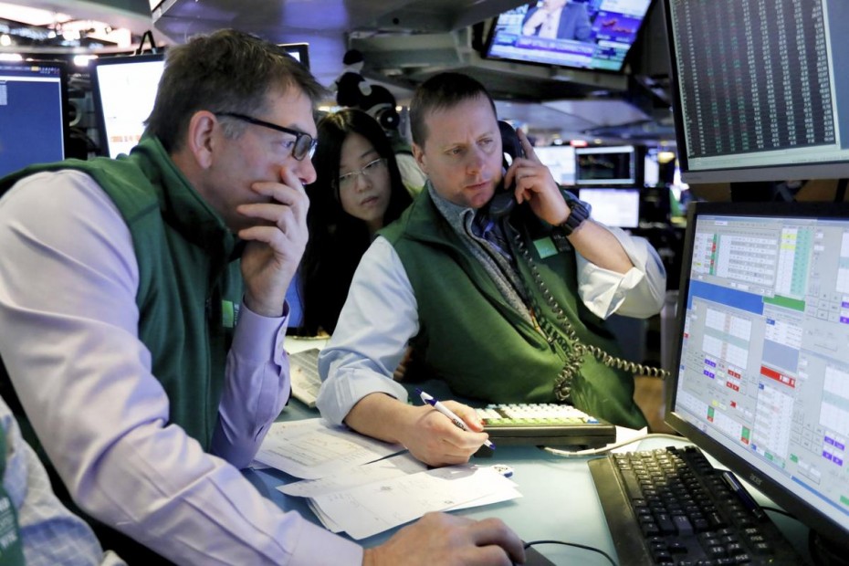 Οι εμπορικές ανησυχίες βγαίνουν και πάλι στη Wall Street