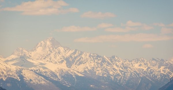 «Πολλά άτομα» καταπλακώθηκαν από χιονοστιβάδα στην Ελβετία