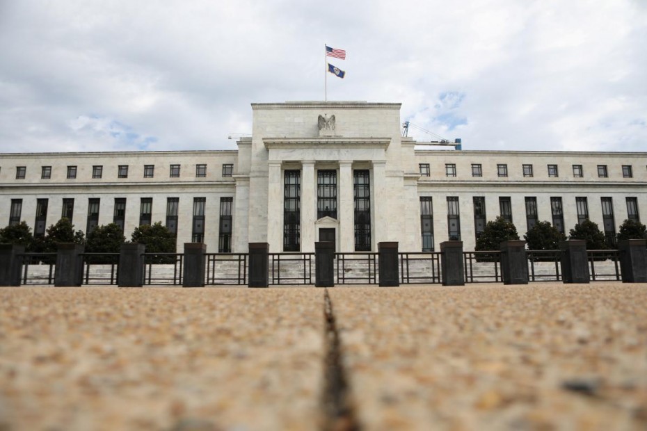 «Μπερδεμένα» σήματα από τη Fed για την πολιτική των επιτοκίων