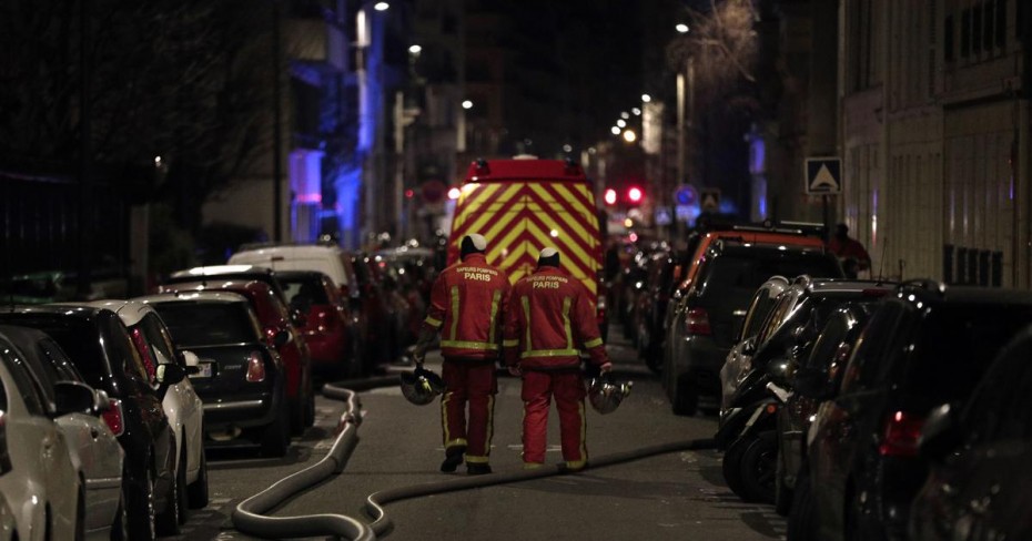 Γυναίκα-εμπρηστής έβαλε φωτιά σε πολυκατοικία στο Παρίσι