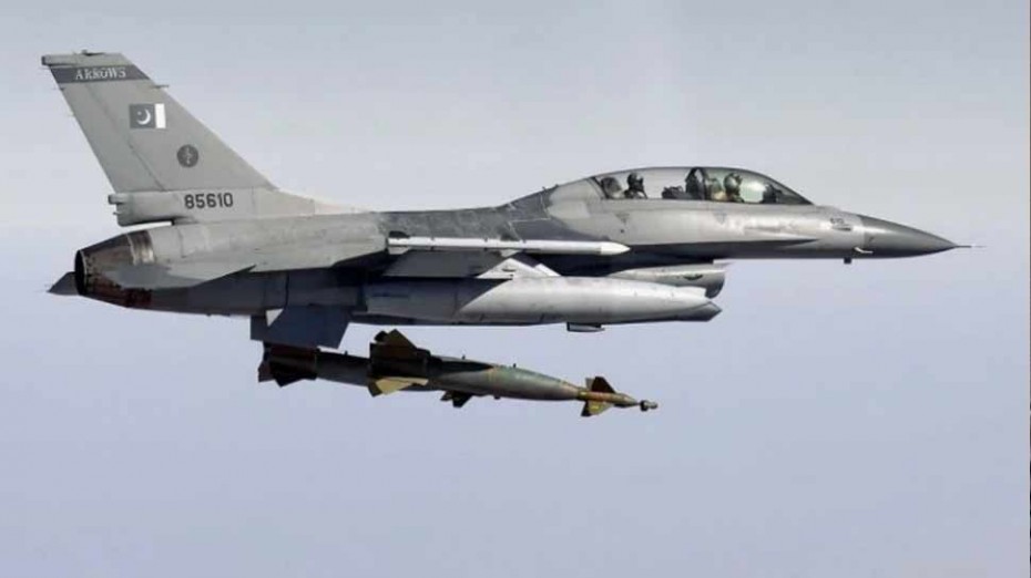 Συνεχίζεται η πολεμική ένταση: Η Ινδία κατέρριψε F-16 του Πακιστάν