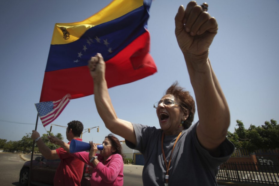 Με το «δάχτυλο στη σκανδάλη» οι ΗΠΑ για τη Βενεζουέλα