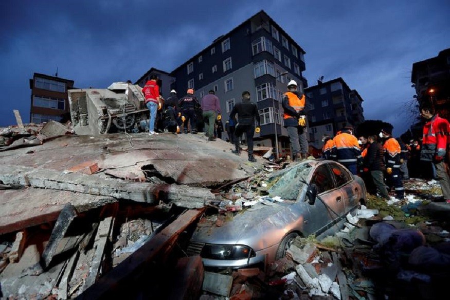 Κωνσταντινούπολη: Ξεπέρασαν τους 20 οι νεκροί από την κατάρρευση της πολυκατοικίας