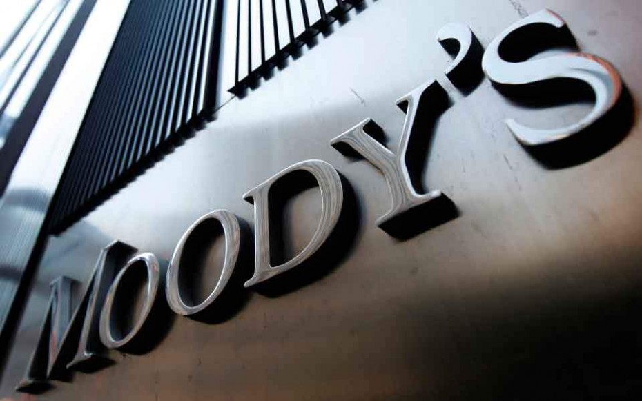 Moody's για Ελλάδα: Διπλή αναβάθμιση και θετικό outlook