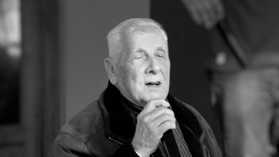 Απεβίωσε ο τραγουδιστής Δημήτρης Ζάχος