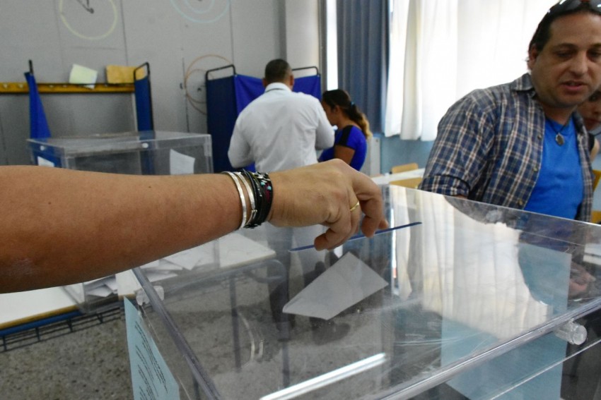 Πάνω από το 9% η διαφορά ΝΔ - ΣΥΡΙΖΑ σε νέα δημοσκόπηση