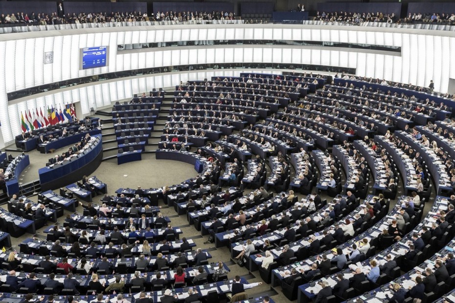 Νέους κανόνες για τα «κόκκινα» δάνεια των τραπεζών ψήφισε το Ευρωκοινοβούλιο