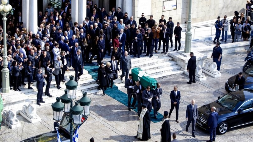 Συγκίνηση στην κηδεία του Θανάση Γιαννακόπουλου