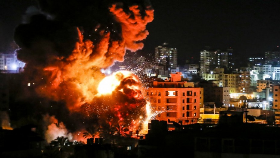 Πεδίο μαχών Γάζα και Ισραήλ μέσα στη νύχτα